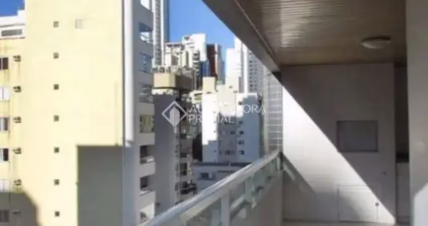 Apartamento com 2 quartos para alugar na Rua 1061, 245, Centro, Balneário Camboriú