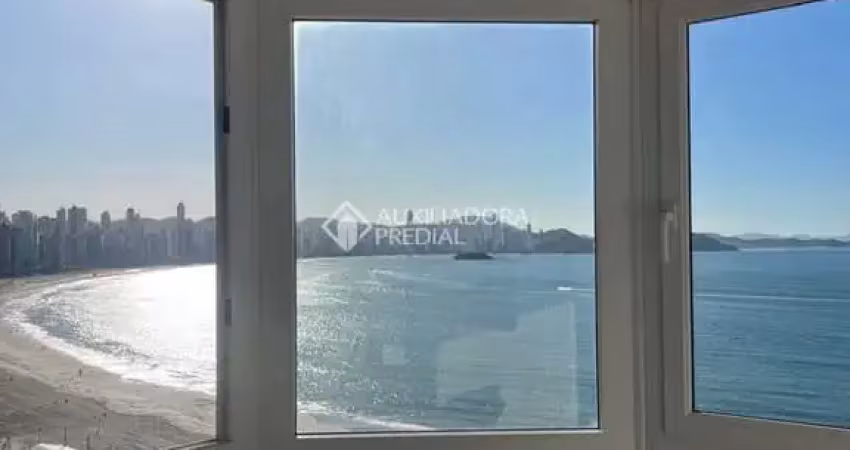 Apartamento com 3 quartos para alugar na Avenida Atlântica, 5300, Centro, Balneário Camboriú