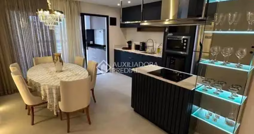 Apartamento com 3 quartos para alugar na José Petermann, 110, Balneário Perequê, Porto Belo