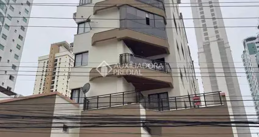 Apartamento com 3 quartos para alugar na Avenida Brasil, 777, Centro, Balneário Camboriú
