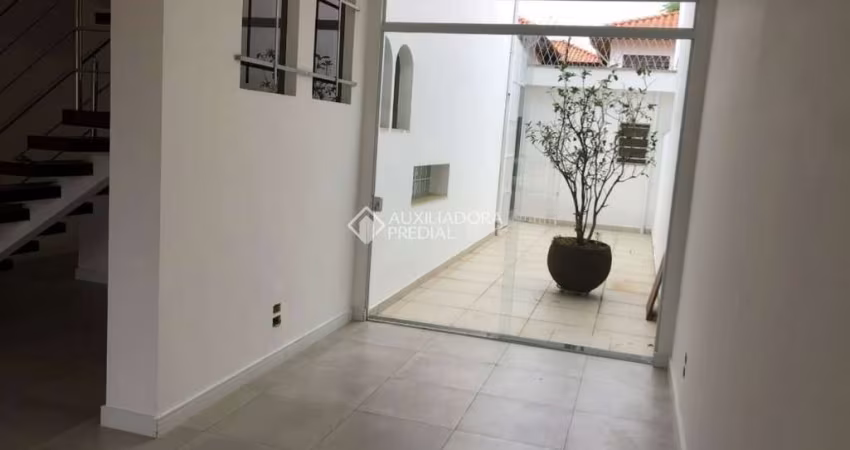 Casa comercial para alugar na Avenida Indianópolis, 1812, Indianópolis, São Paulo
