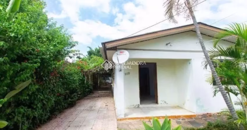 Casa com 3 quartos para alugar na Rua Prudente de Moraes, 285, Niterói, Canoas