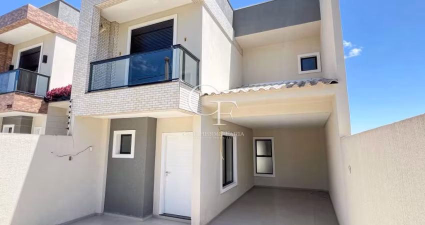 Sobrado a venda no jardim Carvalho, fino acabamento.