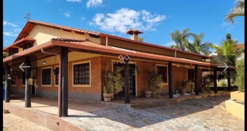 Baixou o Preço - Casa Estilo Colonial, Condomínio Fechado, MG010, KM 55, sentido serra do cipo