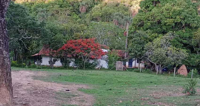 Oportunidade , Vendo Terreno de 9,8 hectares com casa e agua natural,