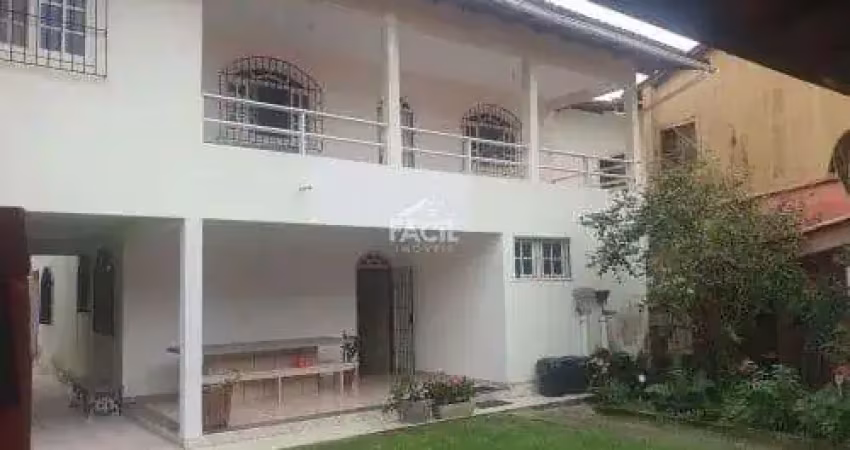 Casa com 7 quartos à venda na Avenida Des. Cassiano Castelo, Manguinhos, Serra