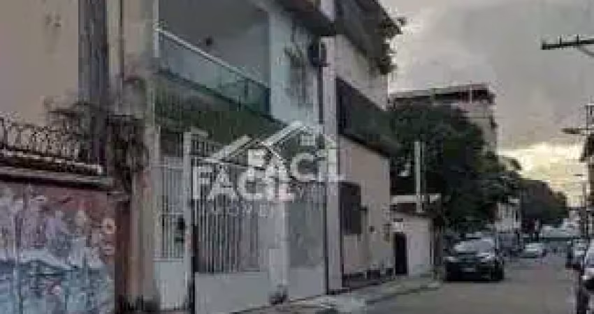 Casa à venda na Avenida Desembargador Edson Queiroz do Valle, Solon Borges, Vitória