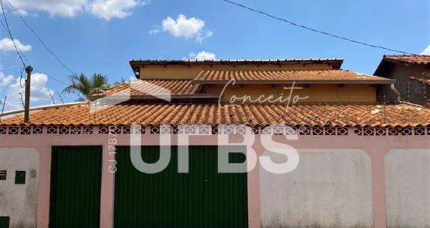 CASA OPORTUNIDADE DE 290 m² - Térrea