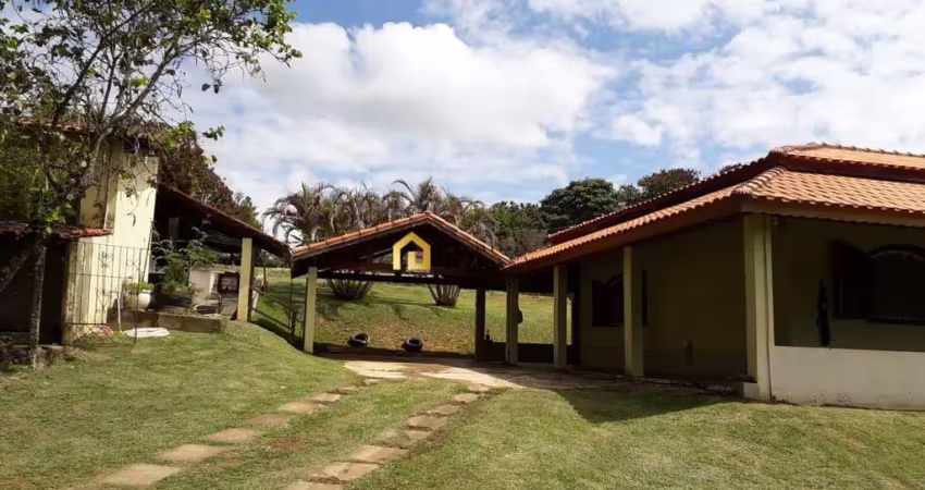 Chácara em salto de pirapora. com construção de casa com 2 suítes.