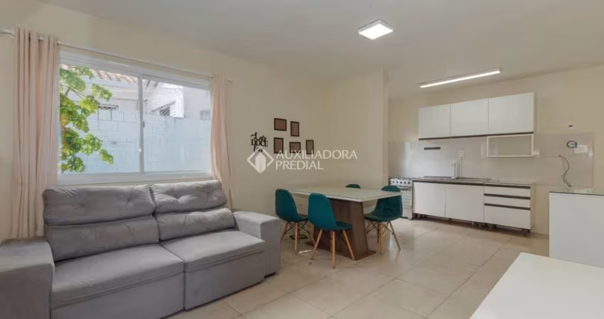 Casa em condomínio fechado com 2 quartos para alugar na Rua B, 376, Olaria, Canoas