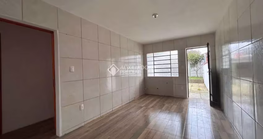 Casa com 3 quartos para alugar na Eça de Queiroz, 110, Harmonia, Canoas