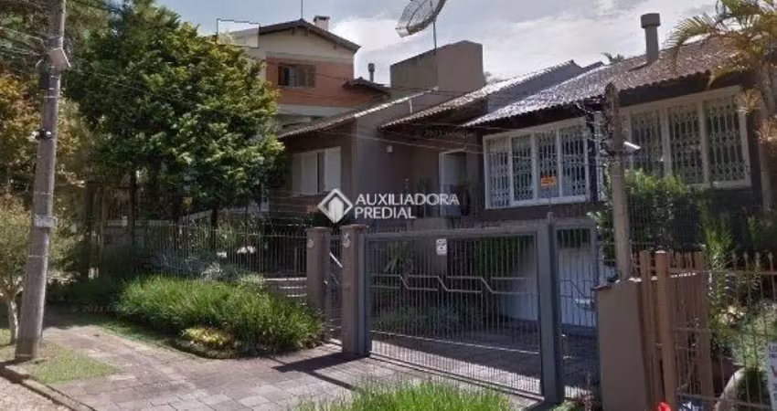 Casa em condomínio fechado com 3 quartos para alugar na Rua Rodonel Guatimozim, 185, Ipanema, Porto Alegre