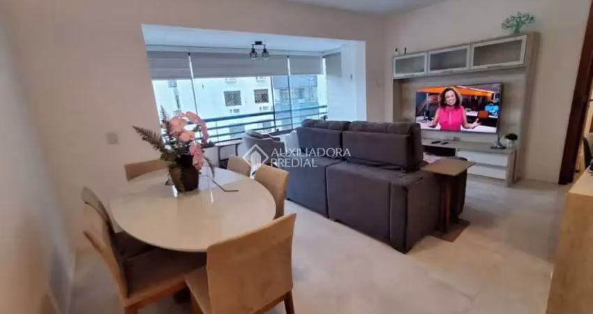 Apartamento com 3 quartos para alugar na Avenida Diário de Notícias, 1555, Cristal, Porto Alegre
