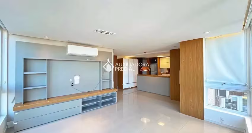 Apartamento com 3 quartos para alugar na Rua Doutor Armando Barbedo, 900, Tristeza, Porto Alegre