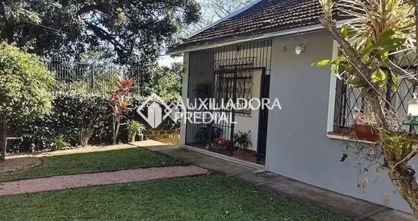 Casa com 2 quartos para alugar na Avenida Engenheiro Ludolfo Boehl, 1136, Teresópolis, Porto Alegre