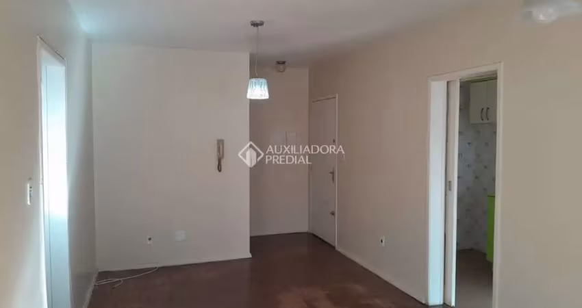 Apartamento com 3 quartos para alugar na Avenida Coronel Gastão Haslocher Mazeron, 65, Medianeira, Porto Alegre
