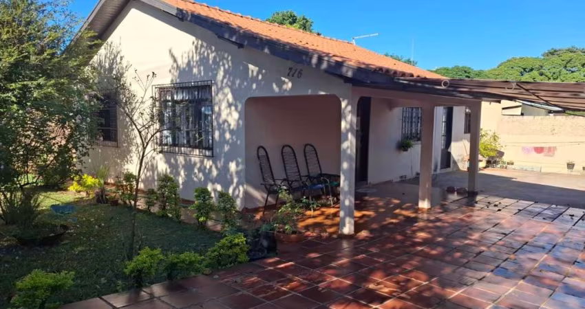 CASA EM RUA COMERCIAL - ZONA 08