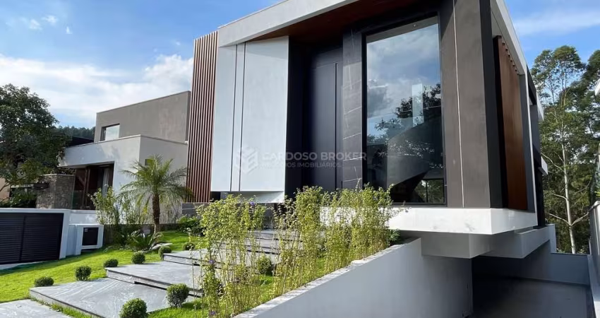 Lindo sobrado exclusivo á venda em Santana de Parnaiba, TAMBORÉ 11, com umas das melhores região pa