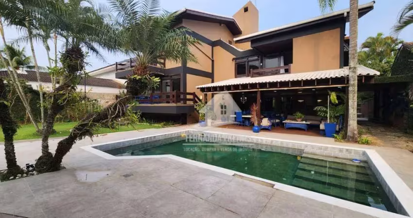 Casa triplex para alugar de 5 quartos, 500m² por R$30.000/mês - Barra da Tijuca - Rio de Janeiro/RJ