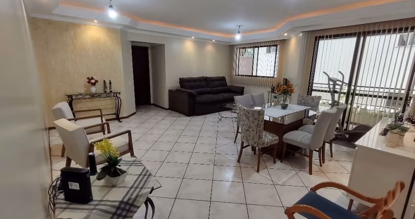 Amplo Apartamento na Agronômica 3 dormitórios (1 suíte)