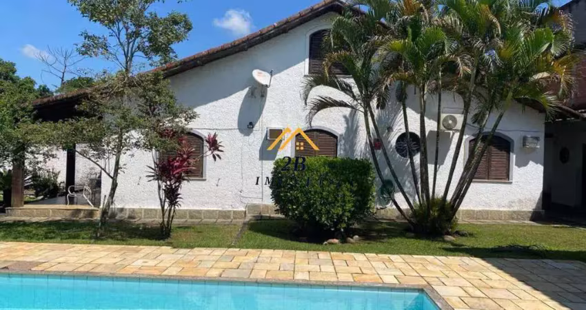 Casa à venda com piscina, área de lazer com churrasqueira, chuveirão e sauna em mármore branco, Guapimirim,RJ