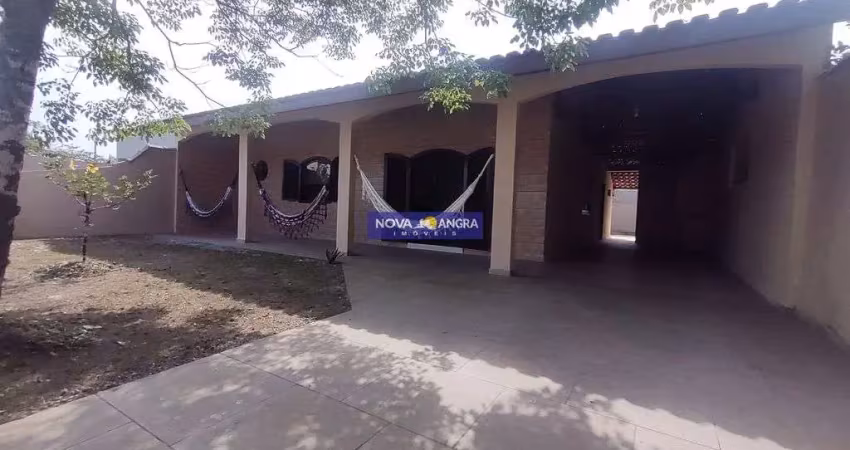 Residencia em alvenaria, laje 03 dormitórios sendo 01 suíte,  proxima do mar
