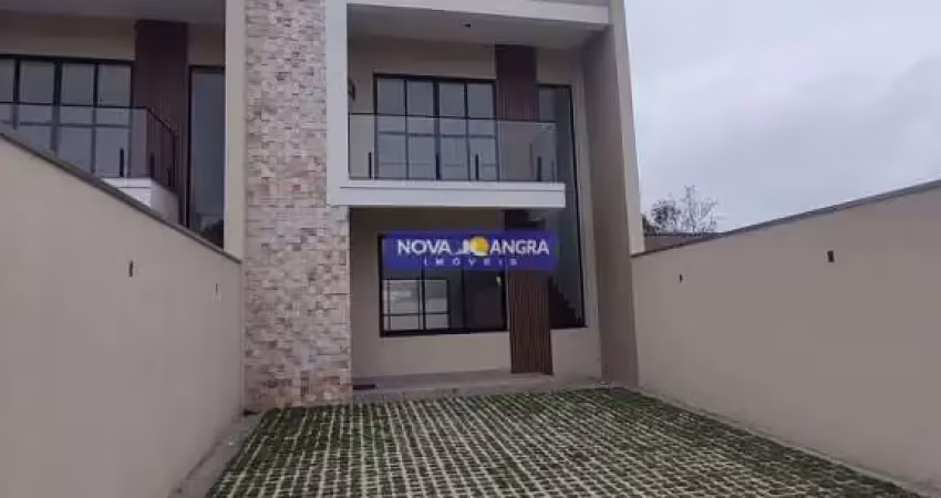 Sobrado em Alto Padrão a uma quadra do mar