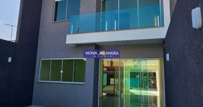 Sobrado com piscina e aproximadamente 140m² de construção