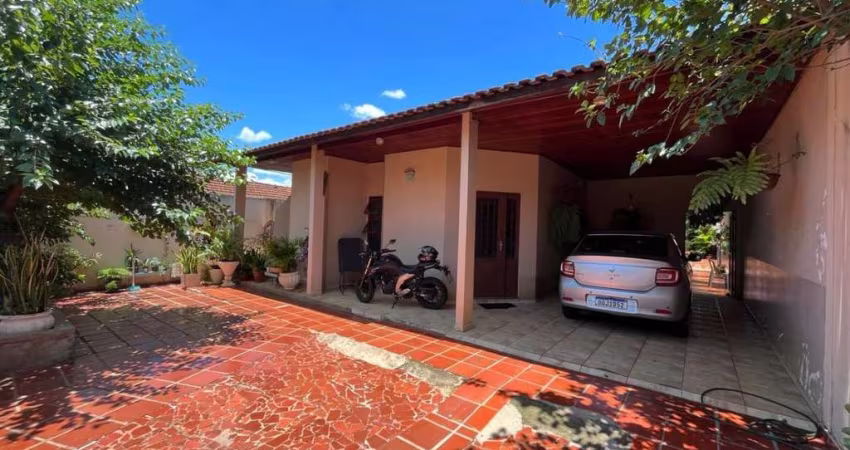 Casa para Venda em Campo Grande, Vila Belo Horizonte, 3 dormitórios, 1 suíte, 3 banheiros, 3 vagas