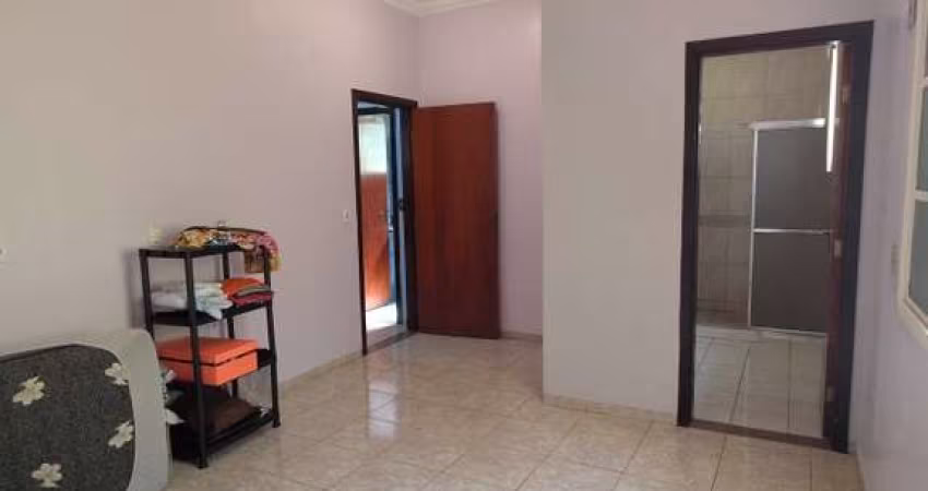 Casa para Venda em Campo Grande, Tiradentes, 4 dormitórios, 1 suíte, 5 banheiros, 4 vagas