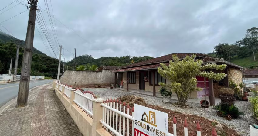 Casa grande com 4 Quartos + 2 Banheiros no Cedro Alto a 15 km do centro de Brusque