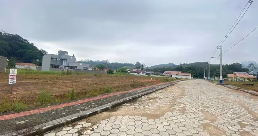 Terreno plano, pronto para construir, na melhor localização da guabiruba.