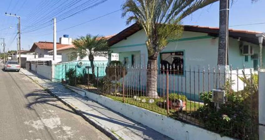Excelente Casa á Venda no Bairro Planalto