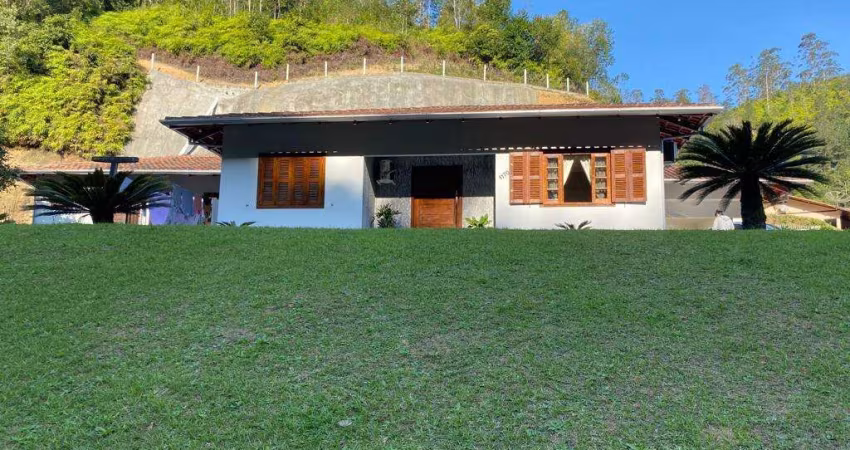 Casa à venda, 4 quartos, 1 suíte, 3 vagas, Poço Fundo - Brusque/SC