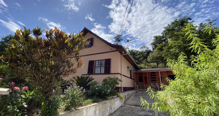 Casa à venda, 2 quartos, 1 vaga, Primeiro de Maio - Brusque/SC