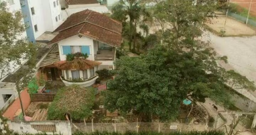 Terreno com 630 m² no bairro São Luiz (ACEITA PERMUTA 50%)