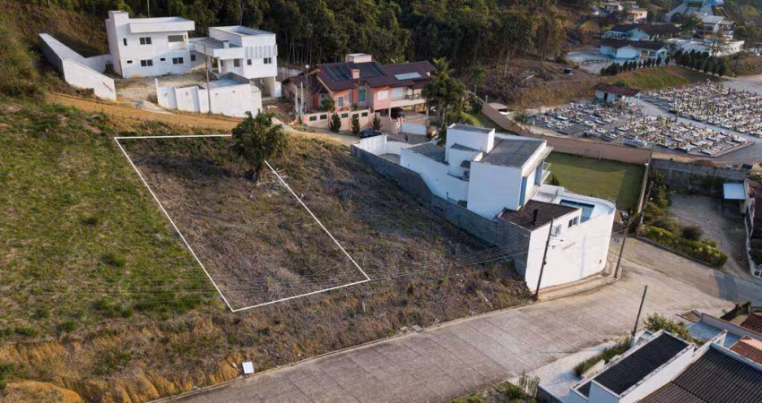 Terreno com 450 m² no bairro Guarani