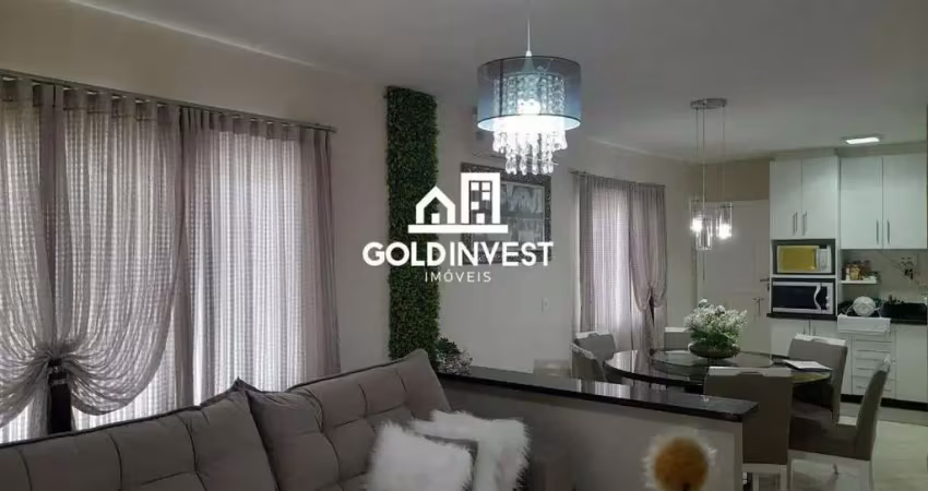 Casa com 2 quartos, sala ampla e excelente localização, próxima de mercados, farmácias, postos de gasolina, banco e academia.