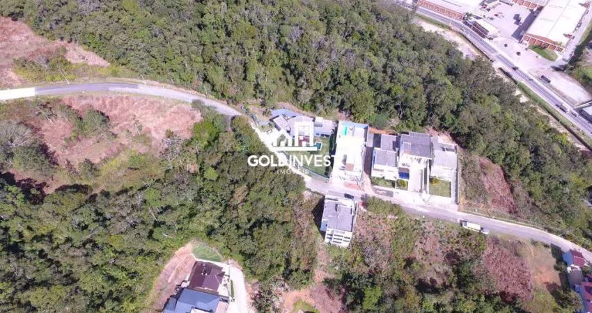 Terreno em condomínio fechado com 1.226m²