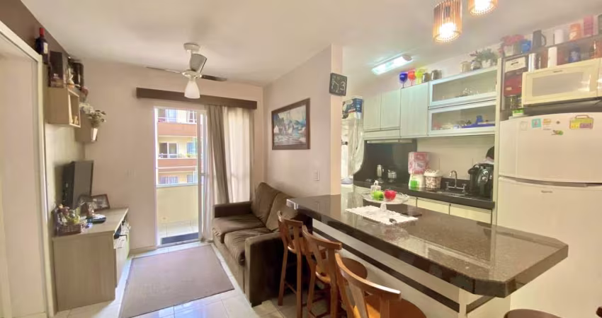 Apartamento semi mobiliado com 2 quartos, 1 vaga e sacada com churrasqueira no bairro Souza Cruz