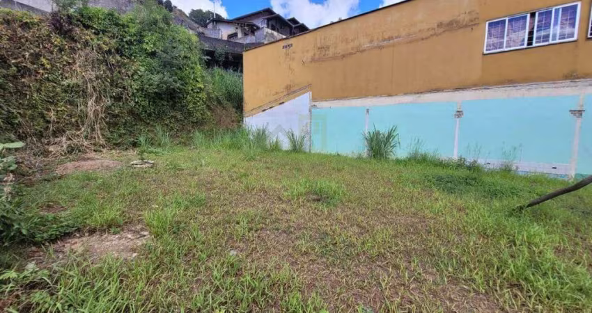 Terreno com 360m² á Venda no Bairro Azambuja