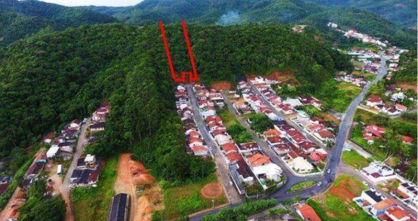 Terreno com 13.161,33 m² no bairro Primeiro de Maio