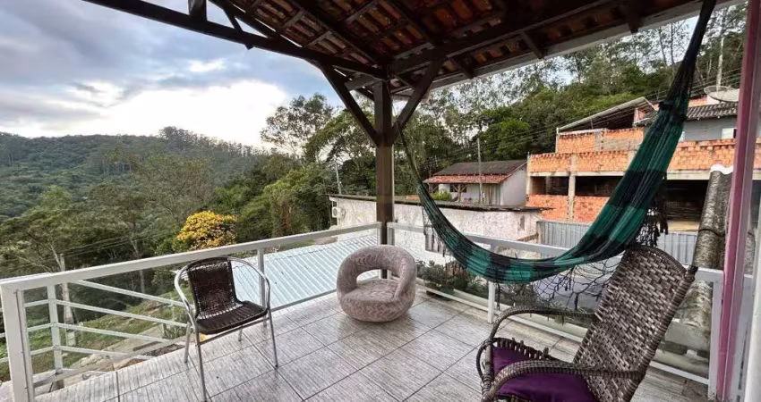 Casa solta com 3 quartos no bairro limeira (aceita financiamento)