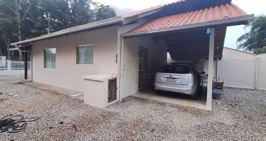 Casa com dois quartos no bairro Azambuja!