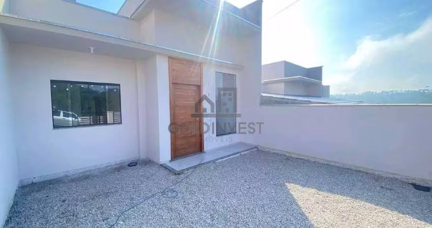 Casa com 3 quartos (1 suíte) com passagem lateral no bairro a no Bairro Volta Grande