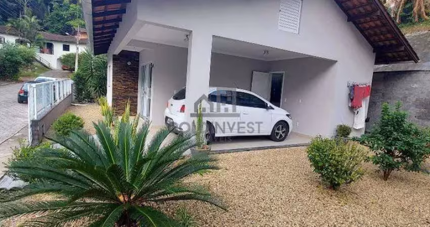 Casa solta próximo ao centro com amplo terreno e potencial de expansão!