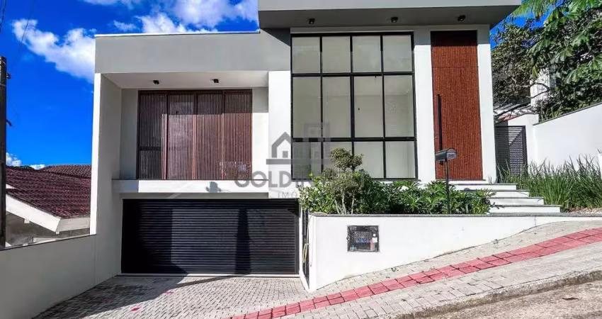 Casa com alto padrão de acabamento com 3 quartos no bairro São Pedro próximo a Prefeitura