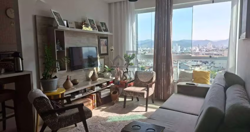 Apartamento de 2 quartos, sendo 1 suíte, mobiliado e muito bem localizado em camboriú