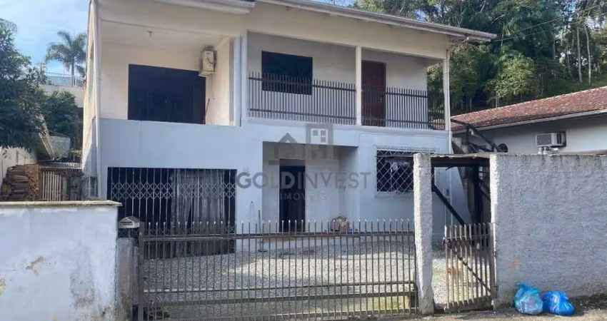 Oportunidade imperdível! casa ampla de 2 andares à venda