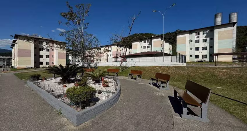 Apartamento com dois quartos em condomínio fechado em brusque, minha casa minha vida.